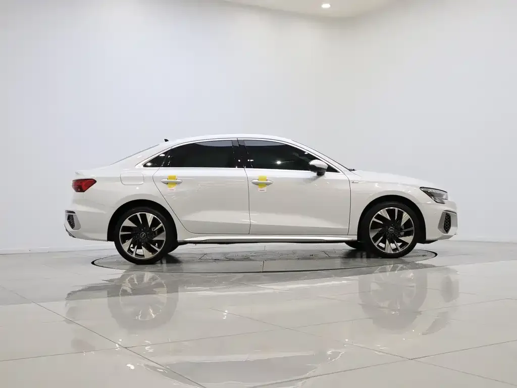 Audi A3 2024 из CN, фото 8