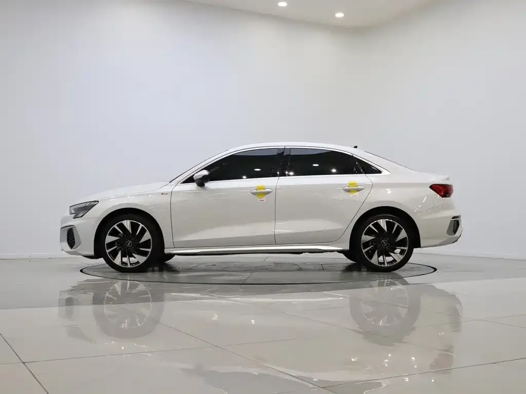 Audi A3 2024 из CN, фото 5