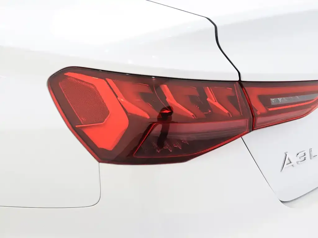 Audi A3 2024 из CN, фото 7