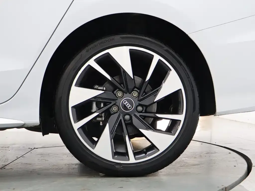 Audi A3 2024 из CN, фото 2