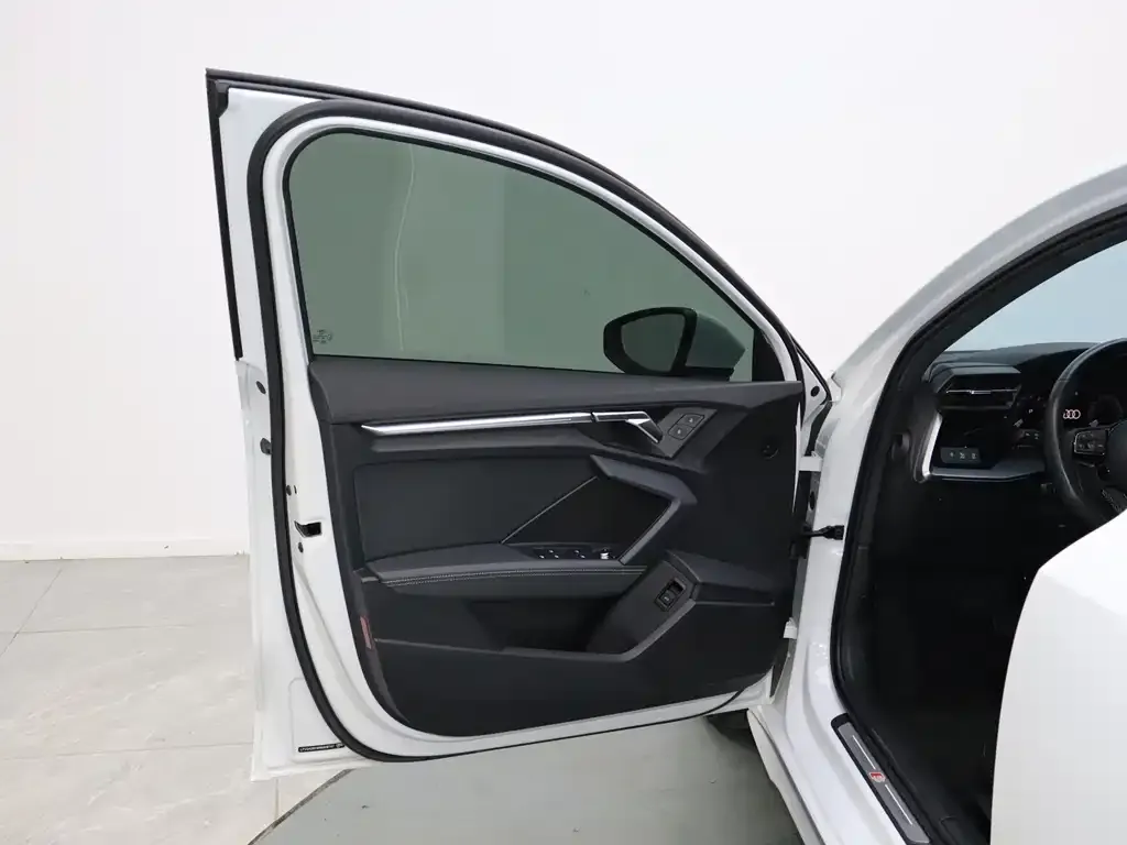 Audi A3 2024 из CN, фото 6