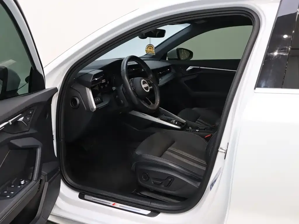 Audi A3 2024 из CN, фото 4