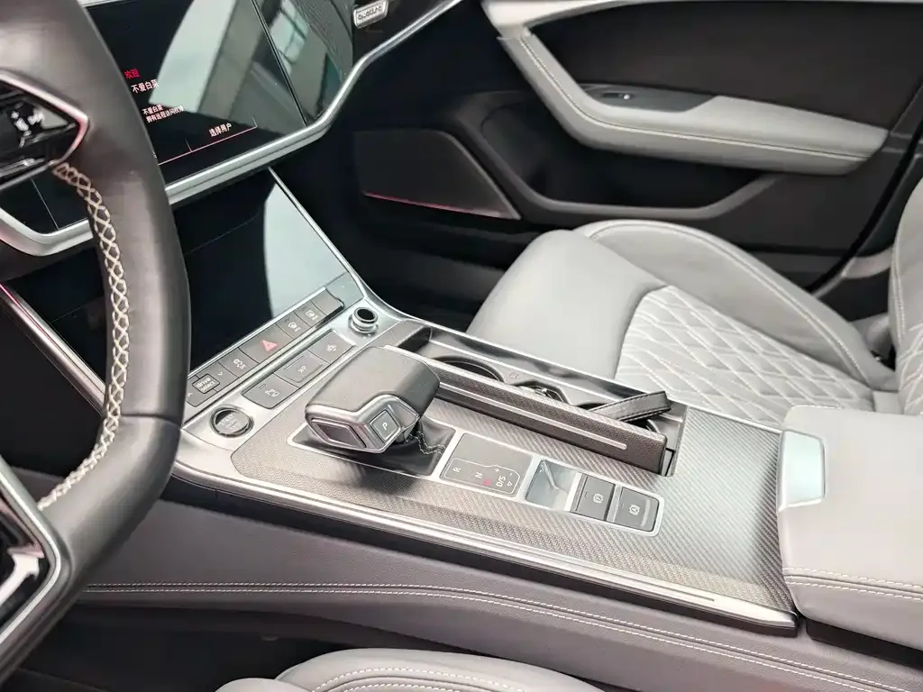 Audi A7L 2024 из CN, фото 6