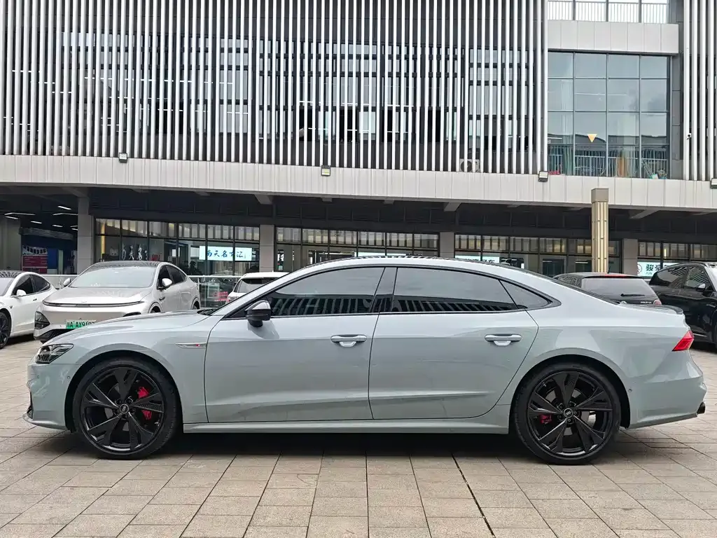 Audi A7L 2024 из CN, фото 7