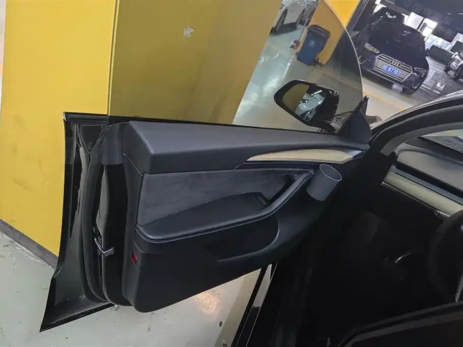 Tesla Model Y 2023 из CN, фото 7