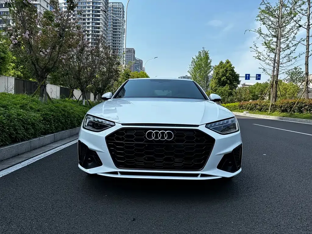 Audi A4L 2024 из CN, фото 1