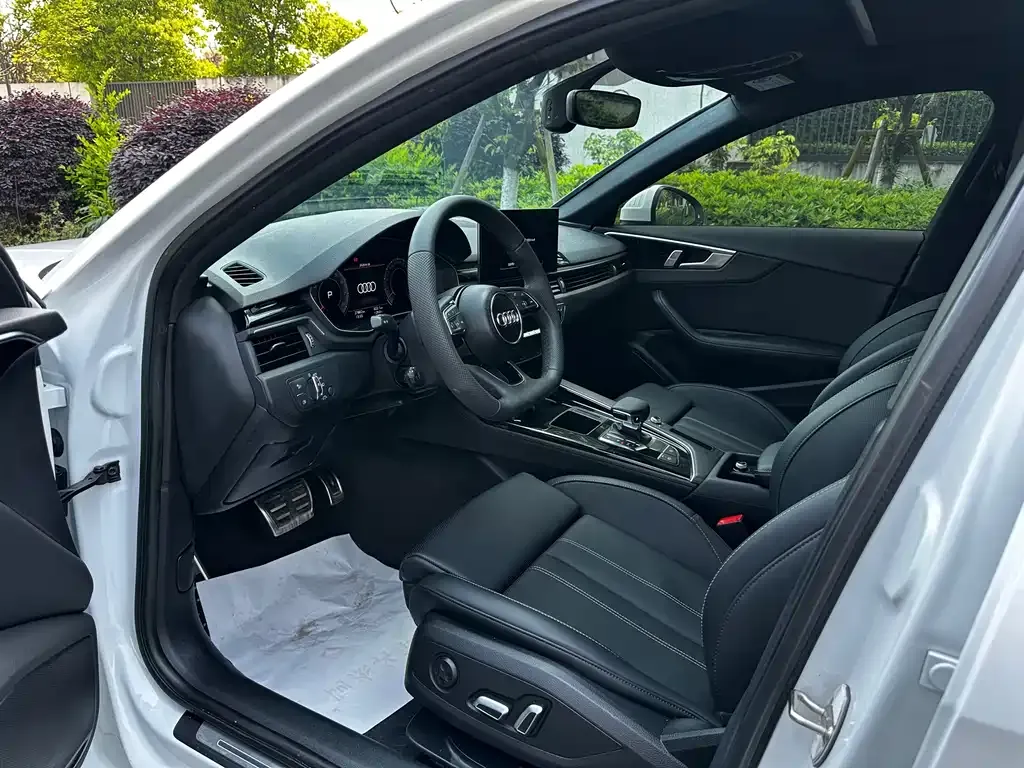 Audi A4L 2024 из CN, фото 10
