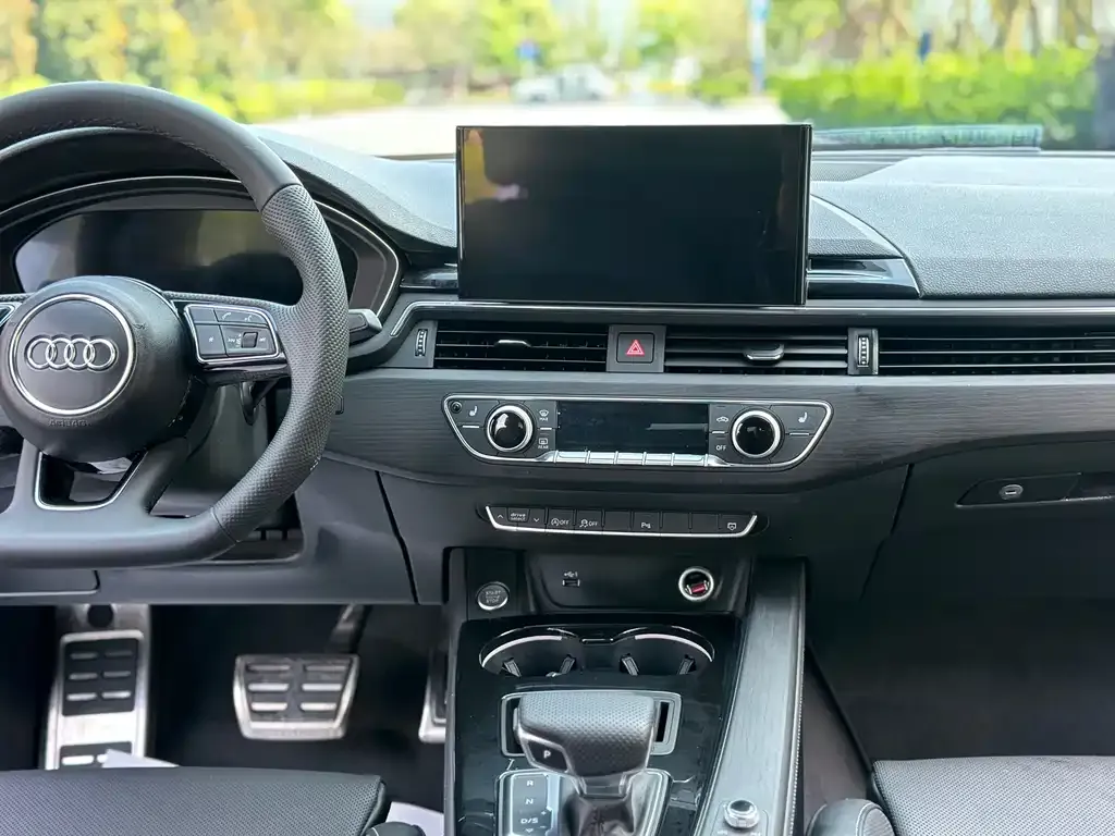 Audi A4L 2024 из CN, фото 2