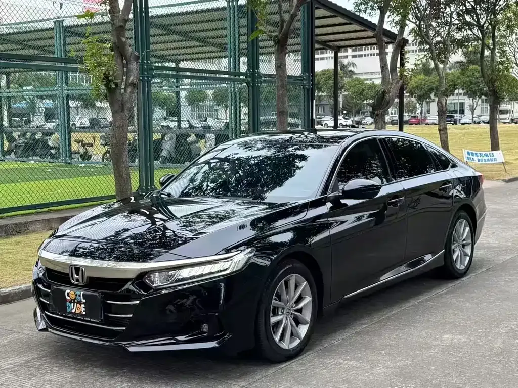 Honda Accord — фото 1