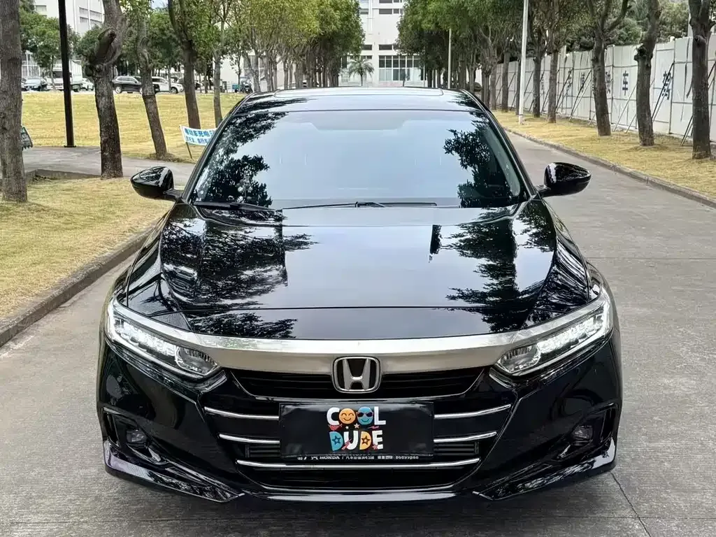 Honda Accord — фото 7