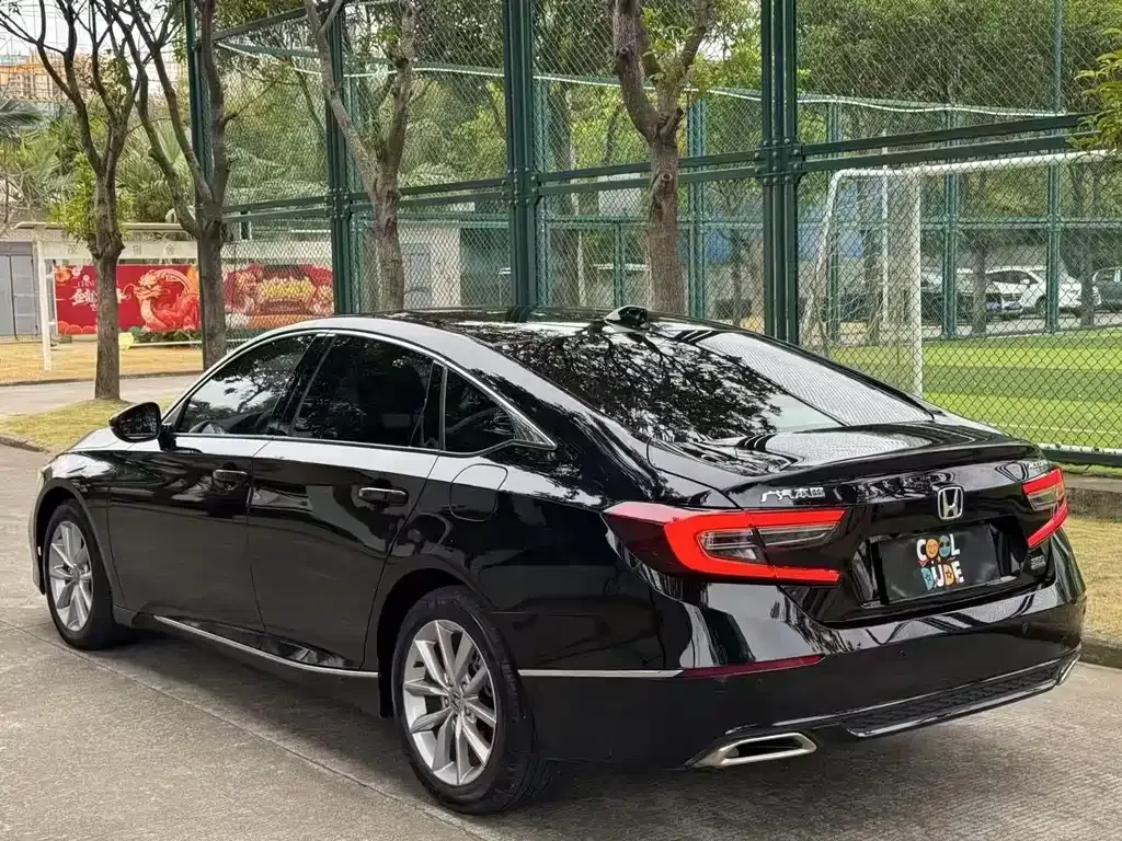 Honda Accord — фото 4