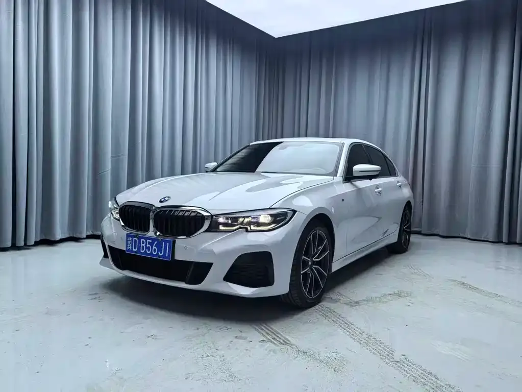 BMW 3 Series 2022 из CN, фото 1