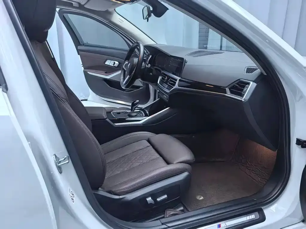 BMW 3 Series 2022 из CN, фото 4