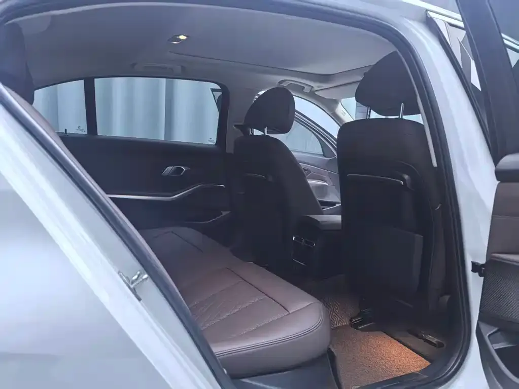 BMW 3 Series 2022 из CN, фото 5