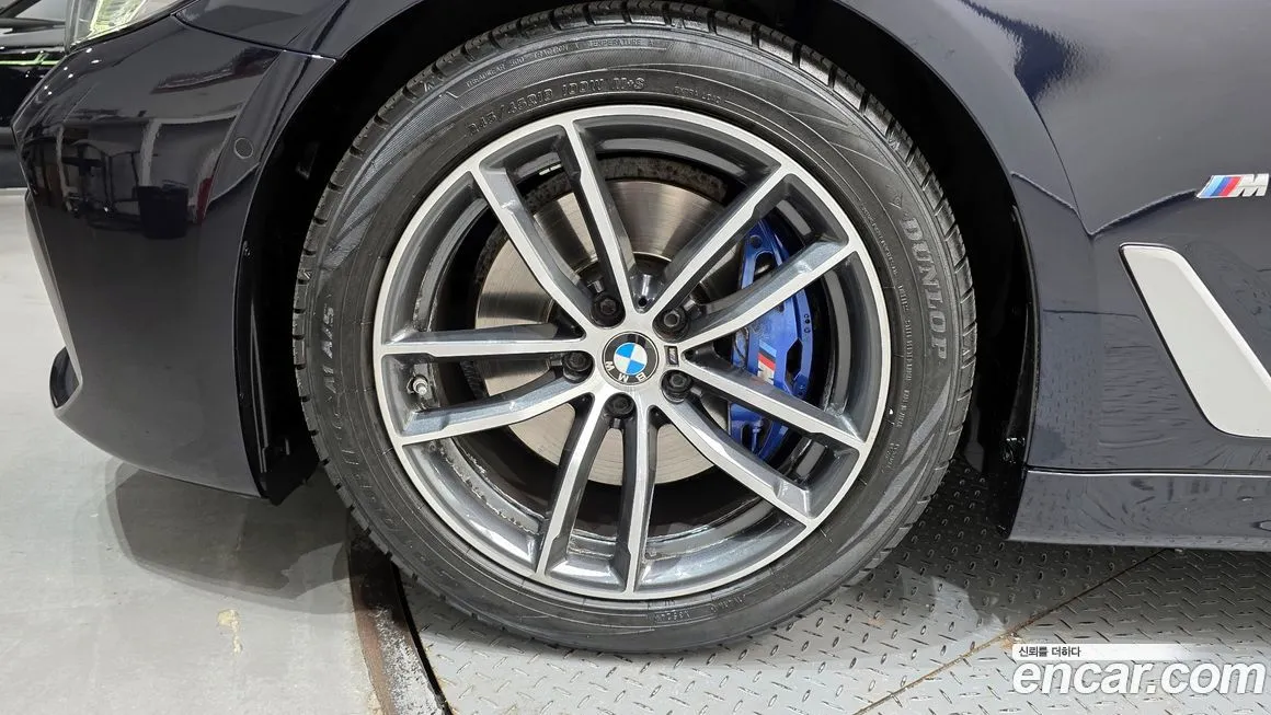 BMW 5-Series — фото 10
