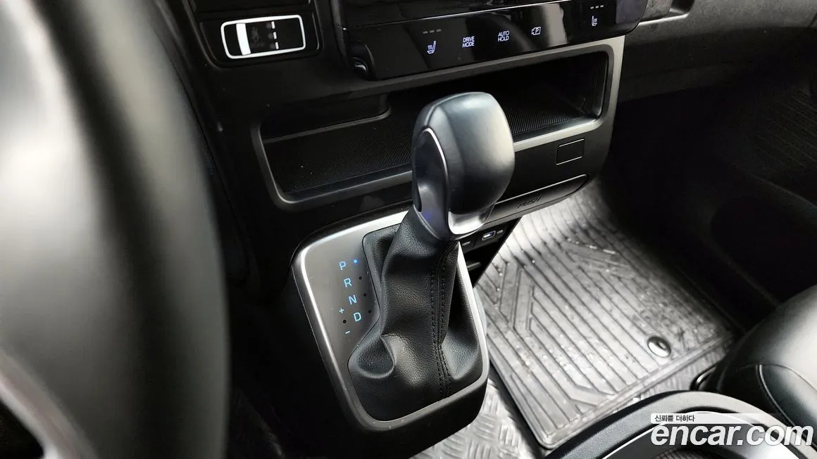 Hyundai Staria — фото 4