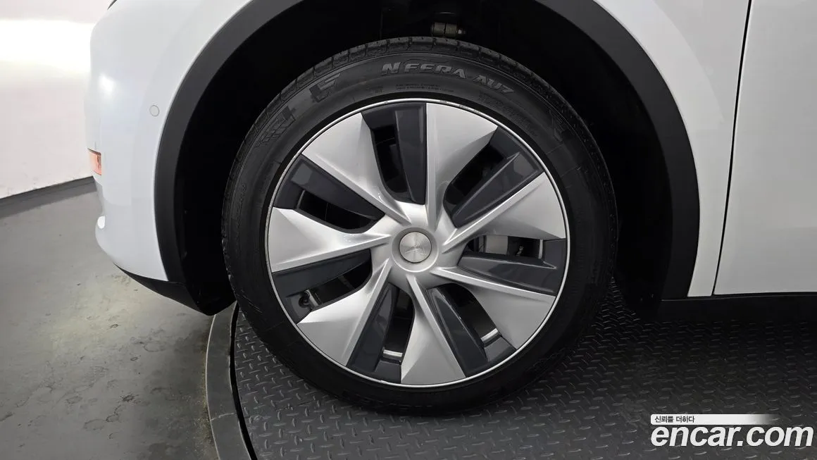 Tesla Model Y 2021 из KR, фото 2