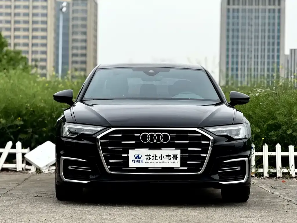 Audi A6L — фото 1