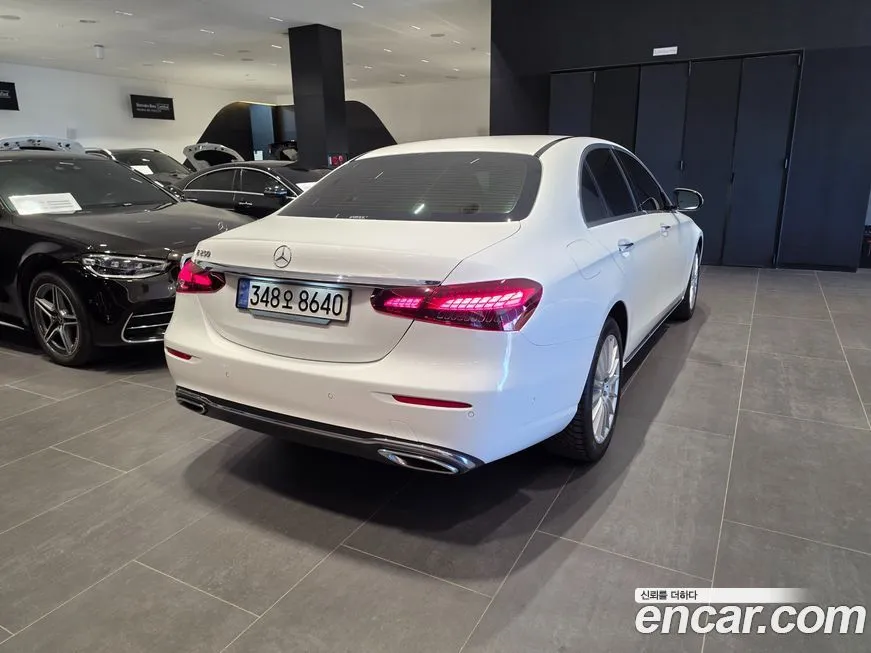 Mercedes-Benz E-Class 2023 из KR, фото 2