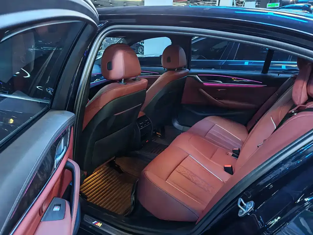 BMW 5 Series 2022 из CN, фото 6