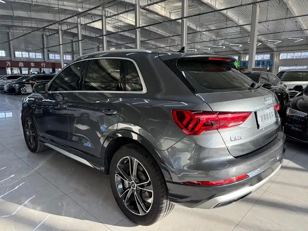 Audi Q3 — фото 10
