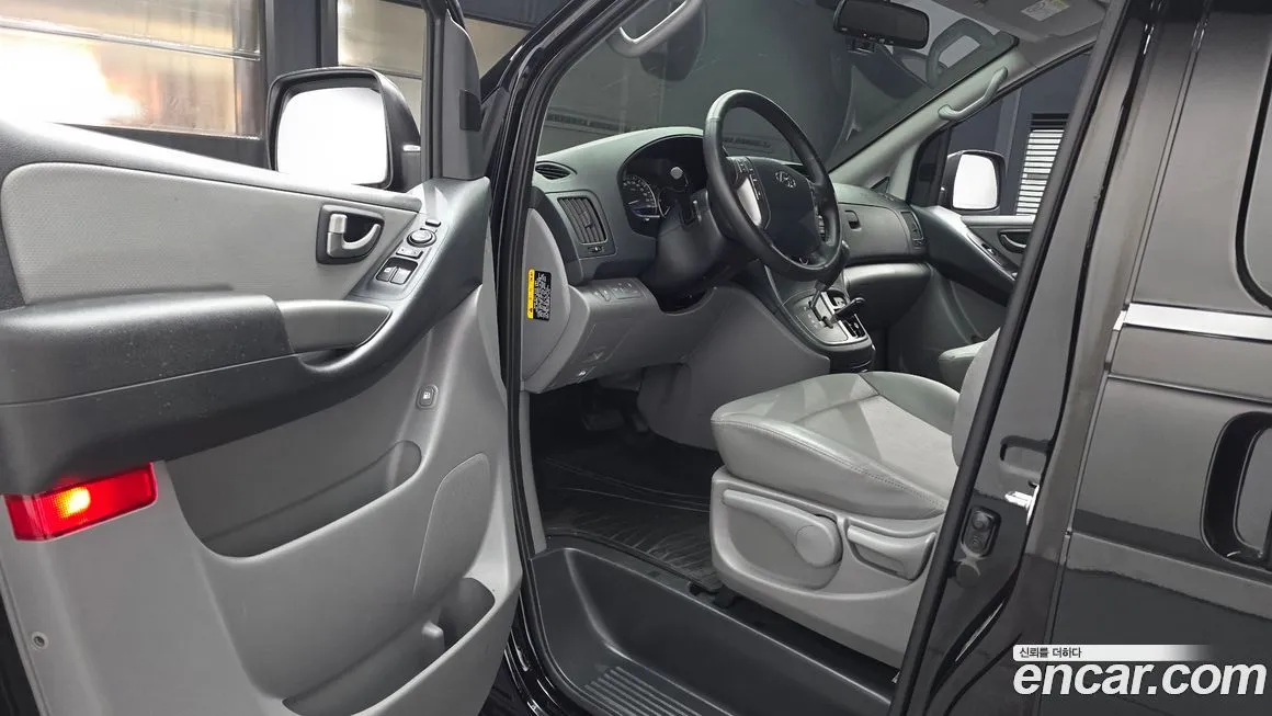 Hyundai Starex — фото 10