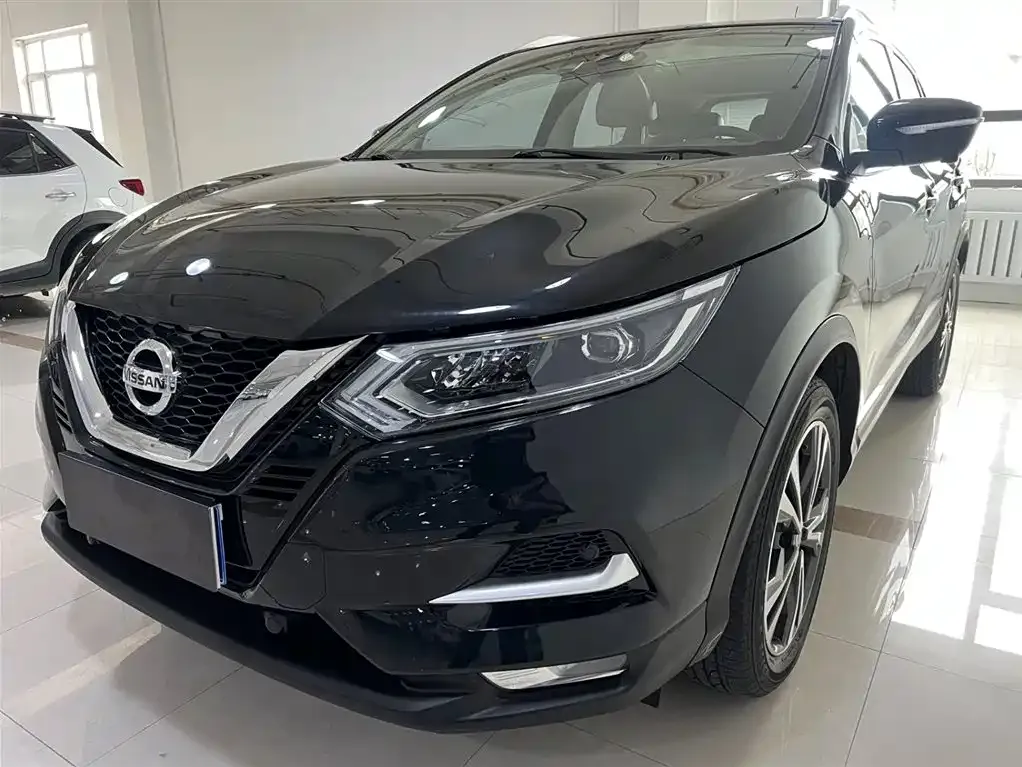 Nissan Qashqai — фото 1