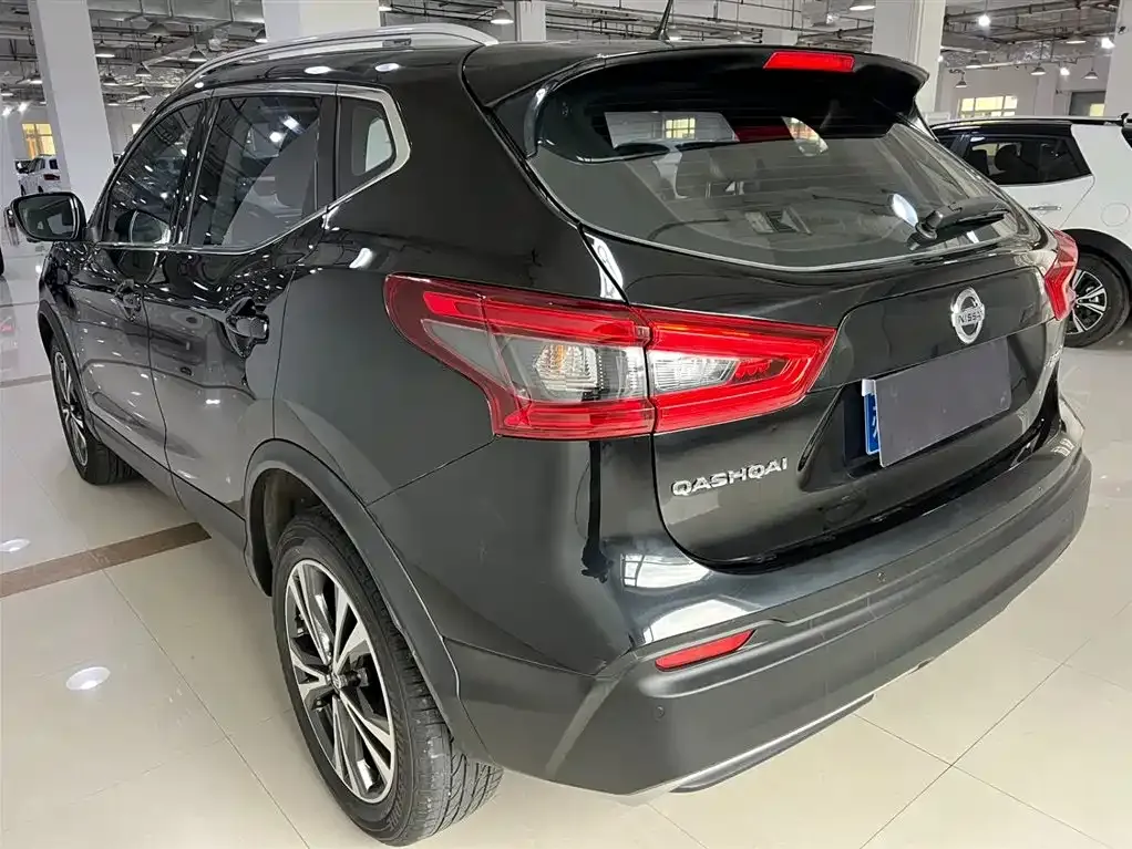 Nissan Qashqai — фото 7