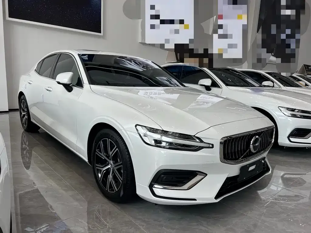 Volvo S60 2023 из CN, фото 4