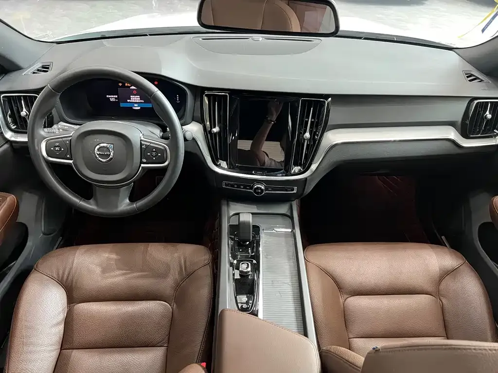 Volvo S60 2023 из CN, фото 7