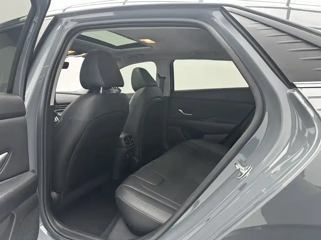 Hyundai Elantra 2024 из CN, фото 10