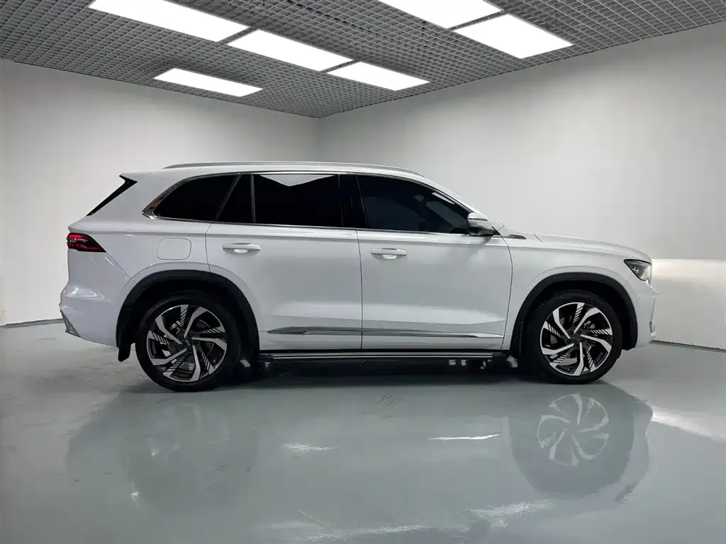 Geely Xingyue L — фото 10