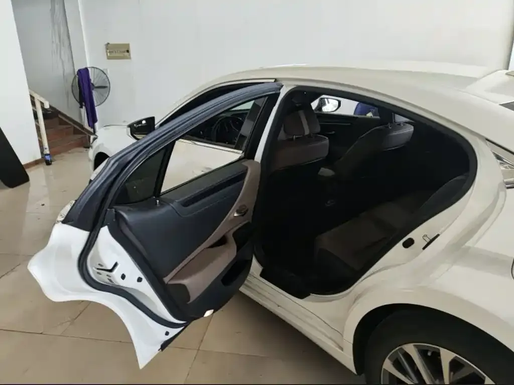 Lexus ES 2022 из CN, фото 8