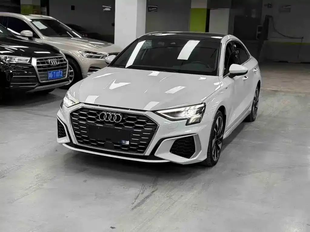 Audi A3 2023 из CN, фото 1