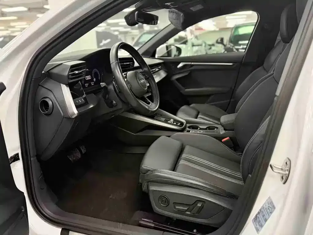 Audi A3 2023 из CN, фото 9