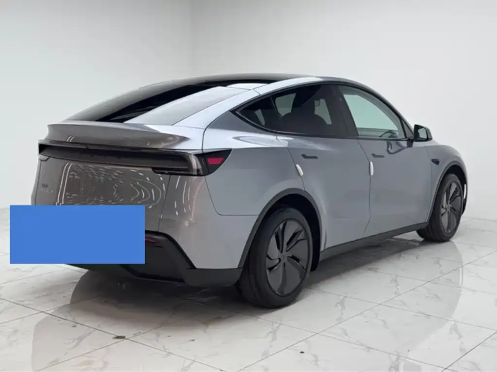 Tesla Model Y — фото 5