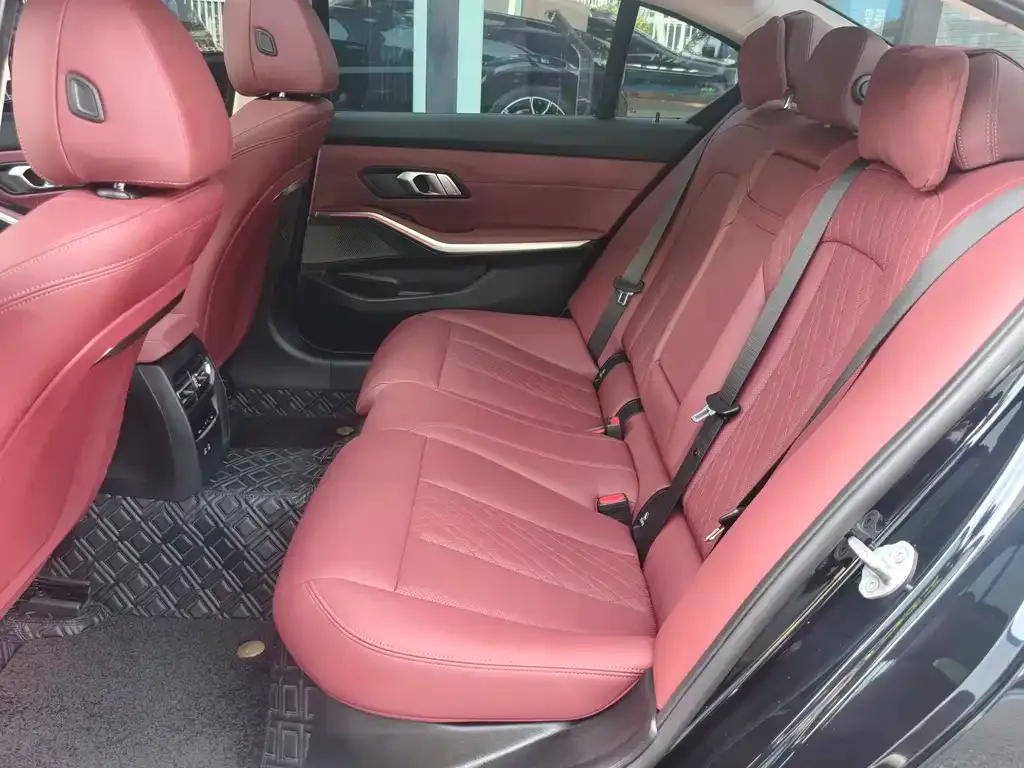 BMW 3 Series 2024 из CN, фото 9