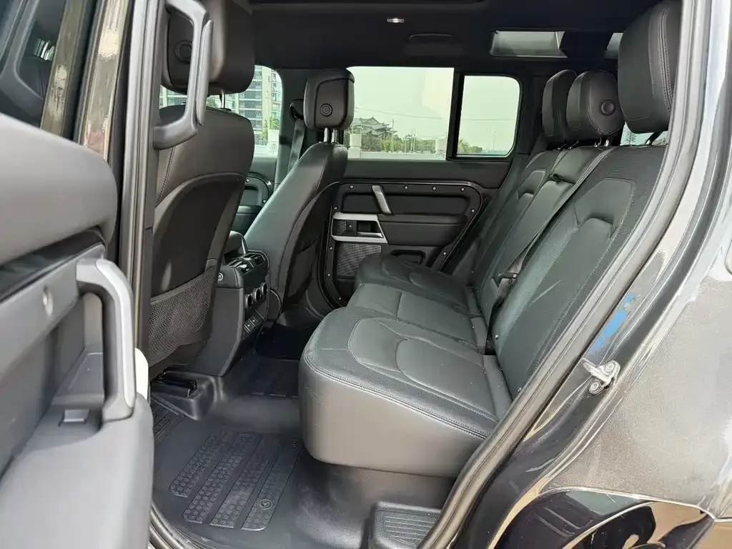 Land Rover Defender 2024 из CN, фото 2