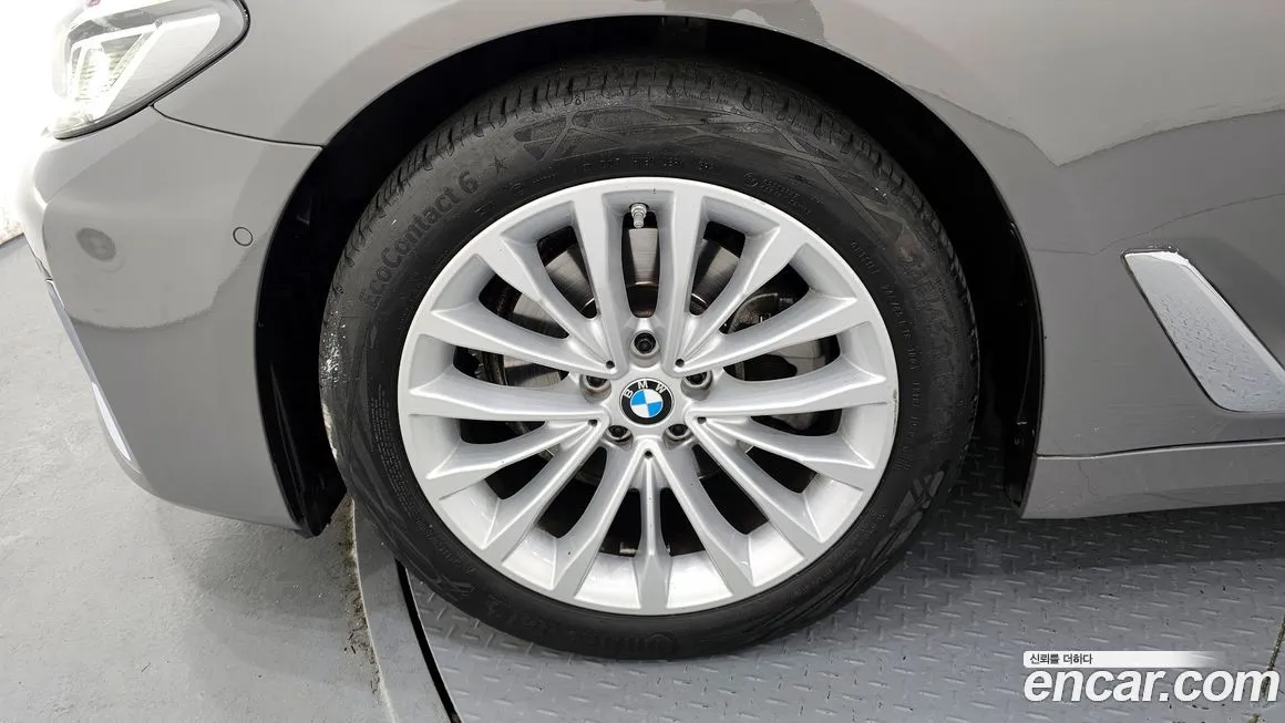 BMW 5-Series 2022 из KR, фото 9