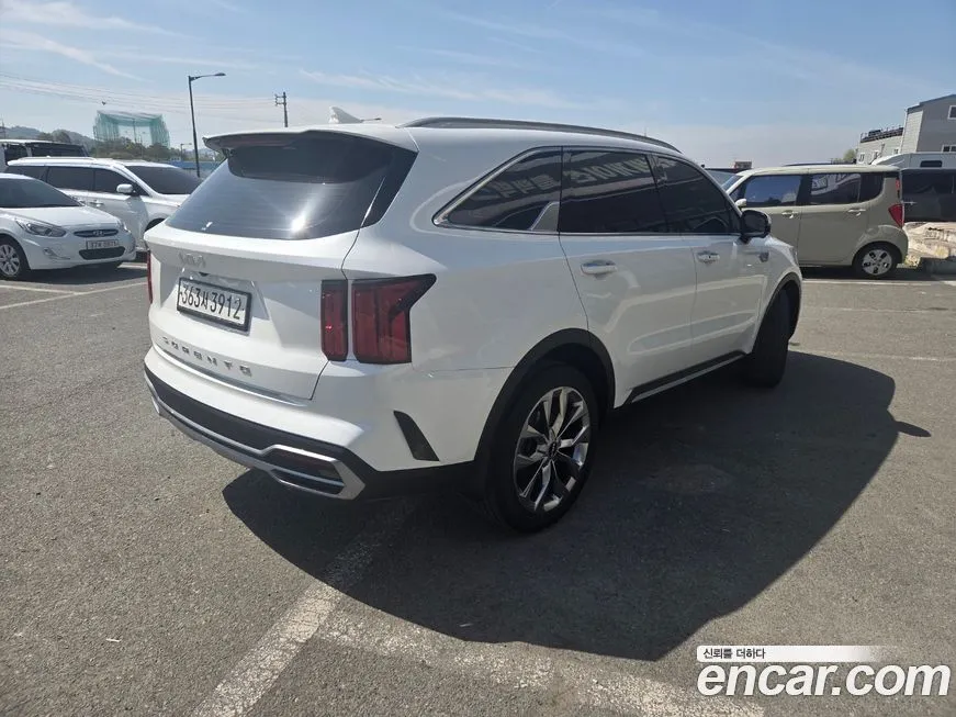 Kia Sorento — фото 8