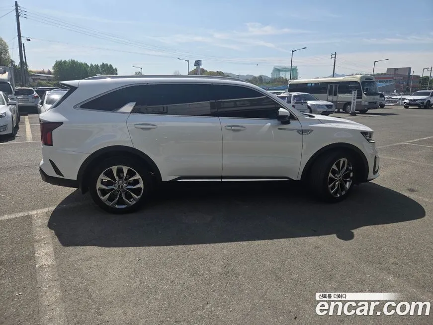 Kia Sorento — фото 5