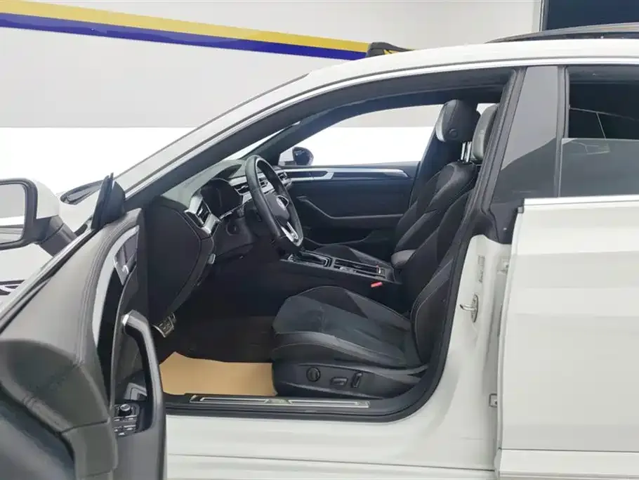 Volkswagen CC 2023 из CN, фото 8