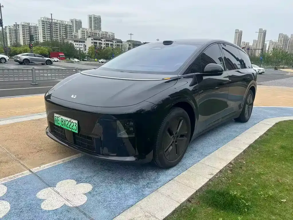Li Auto i8 2025 из CN, фото 1