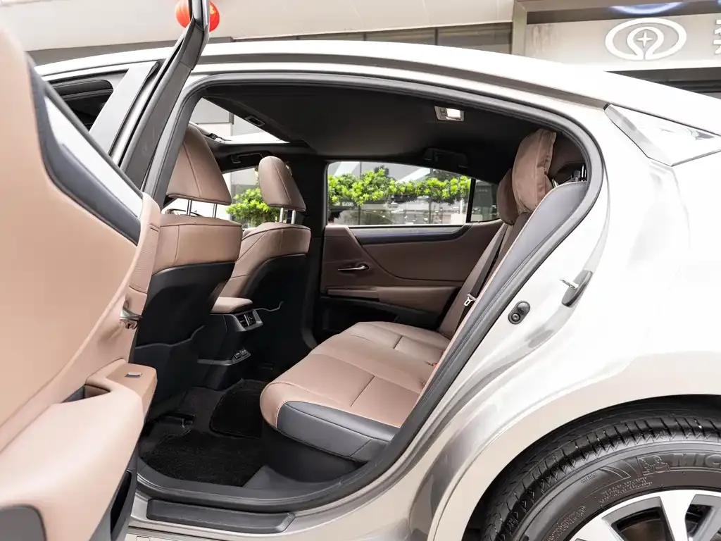 Lexus ES 2025 из CN, фото 10