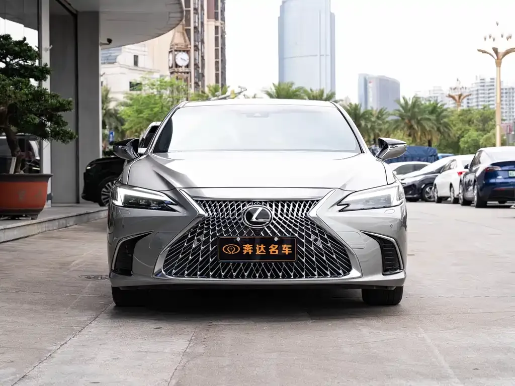 Lexus ES 2025 из CN, фото 2