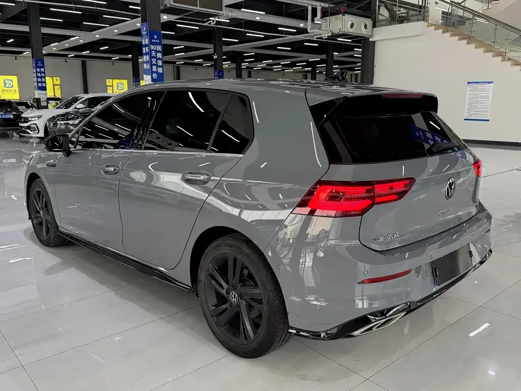 Volkswagen Golf 2022 из CN, фото 7