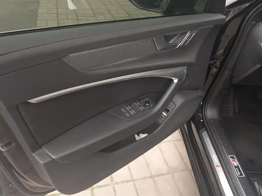 Audi A6L 2023 из CN, фото 10