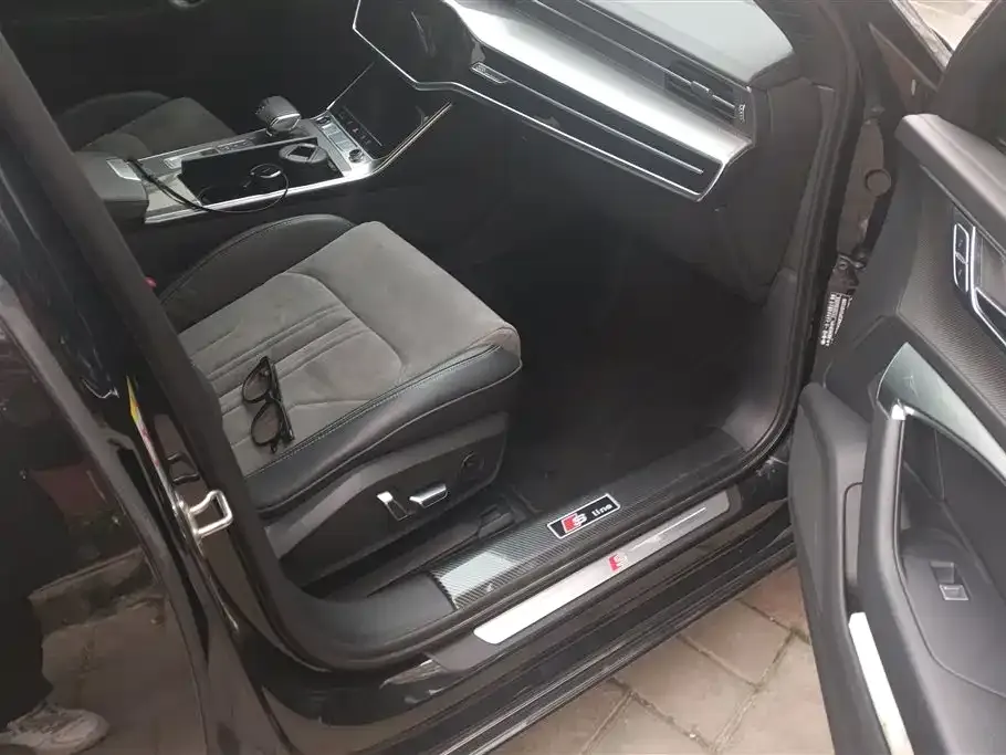 Audi A6L 2023 из CN, фото 8