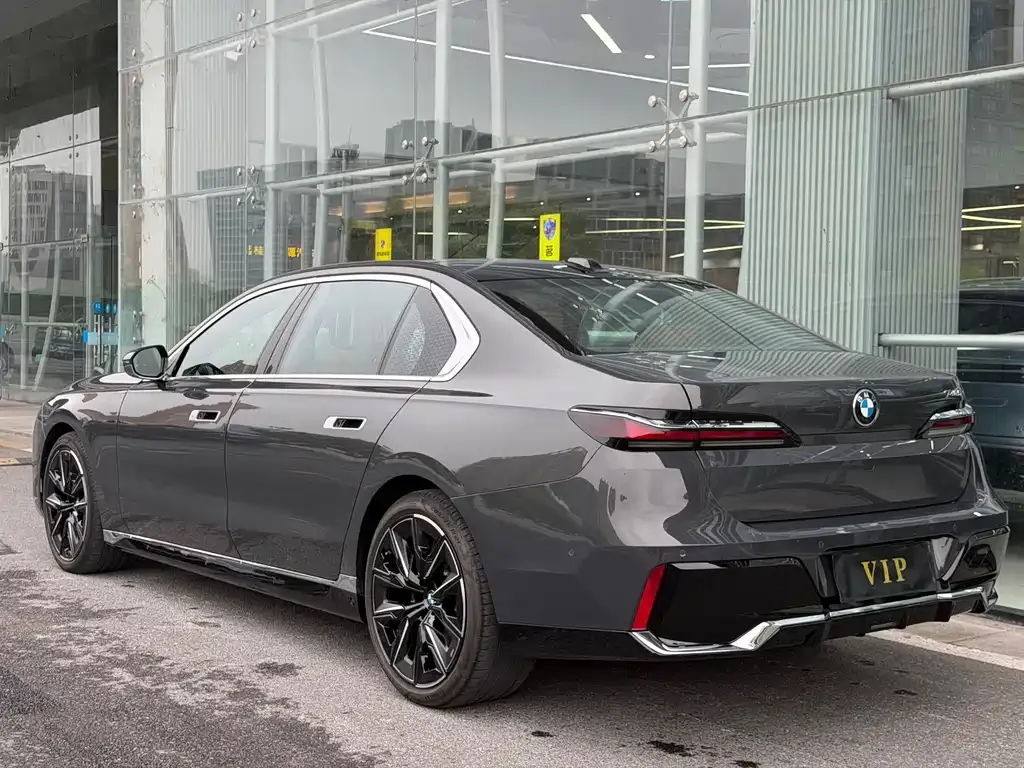 BMW 7 Series 2023 из CN, фото 10