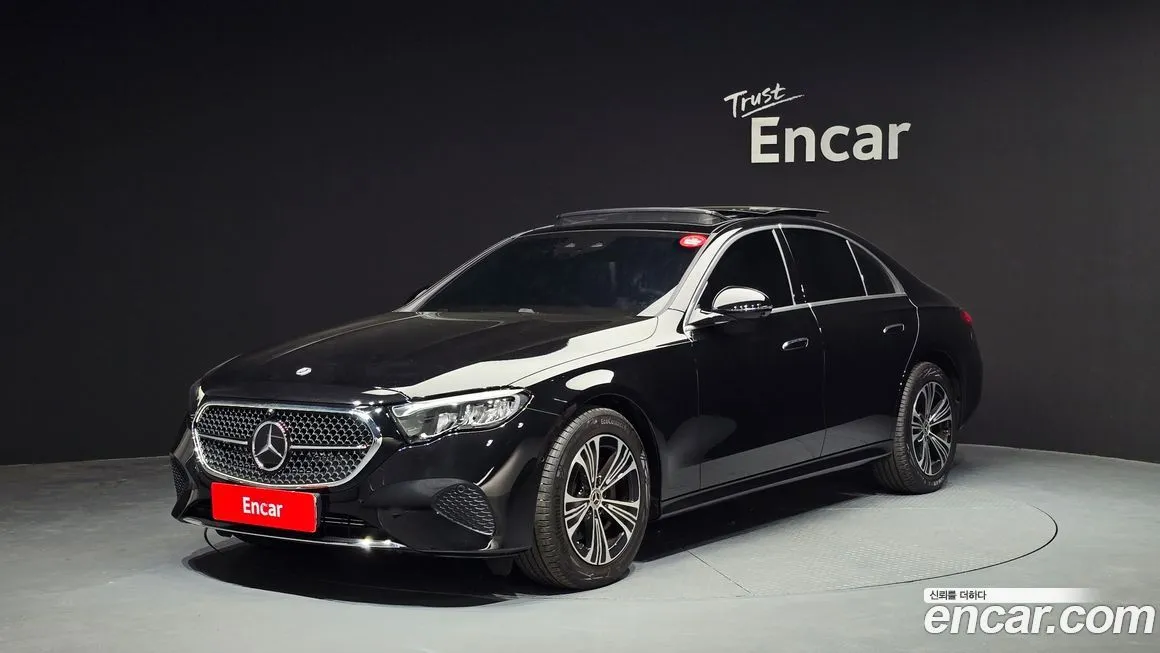 Mercedes-Benz E-Class — фото 1